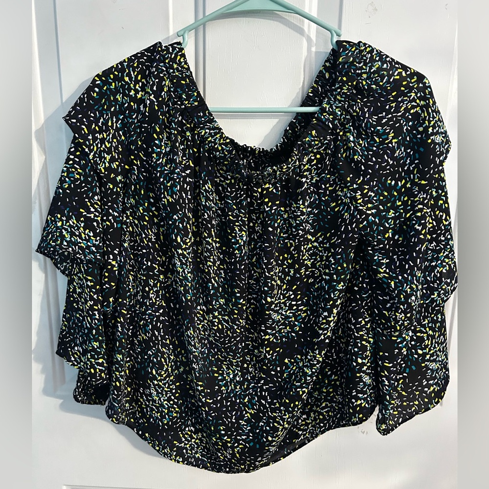 Worthington Black and Green Blouse